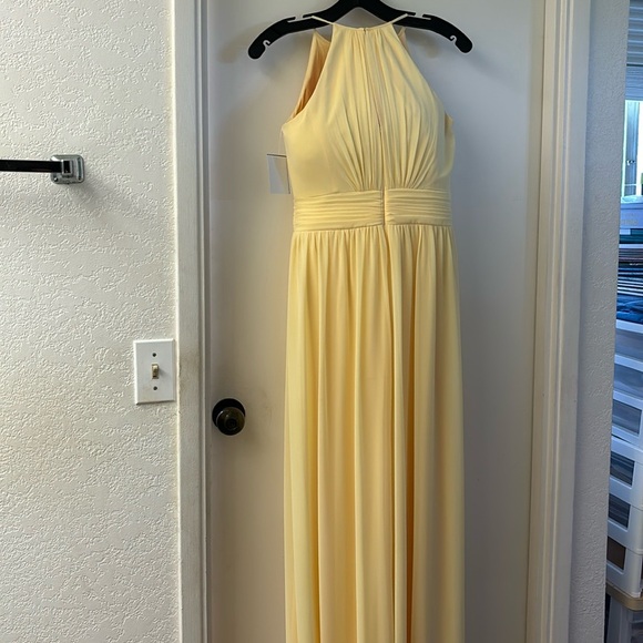 David’s Bridal Long Chiffon Highneck Canary Bridesmaid Gown - Picture 4 of 9